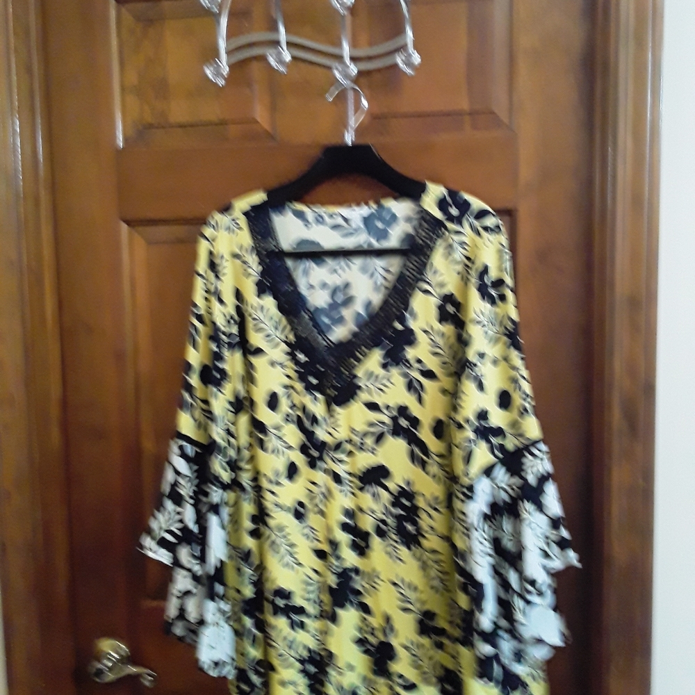 Yellow & Black Blouse w/Flare Sleeves